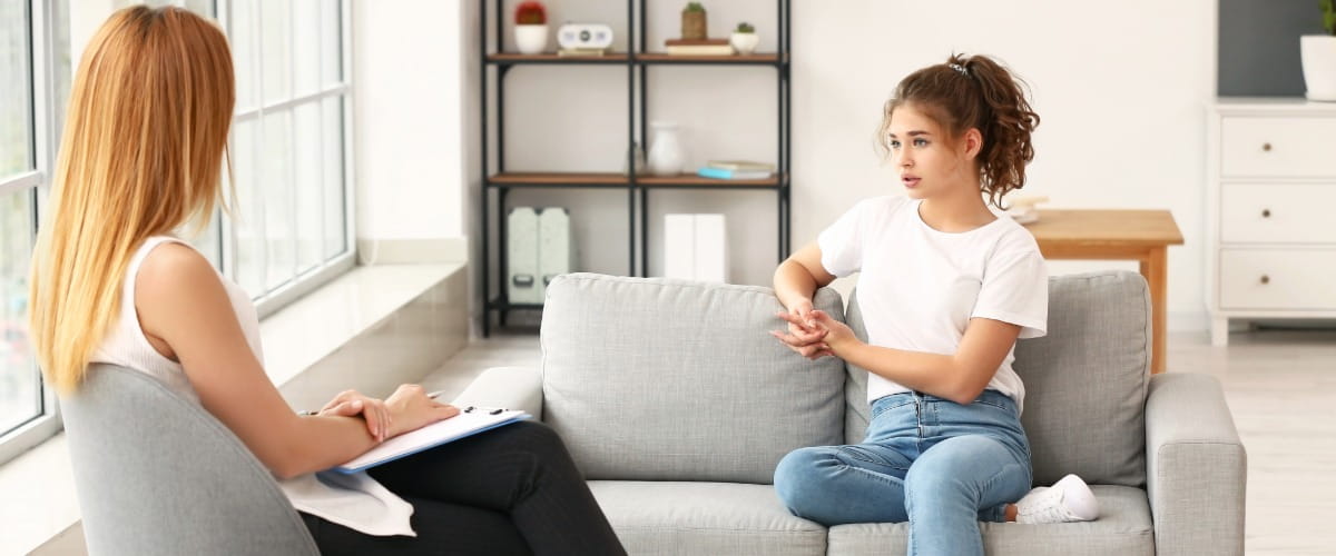 talking-therapy-patient-sofa